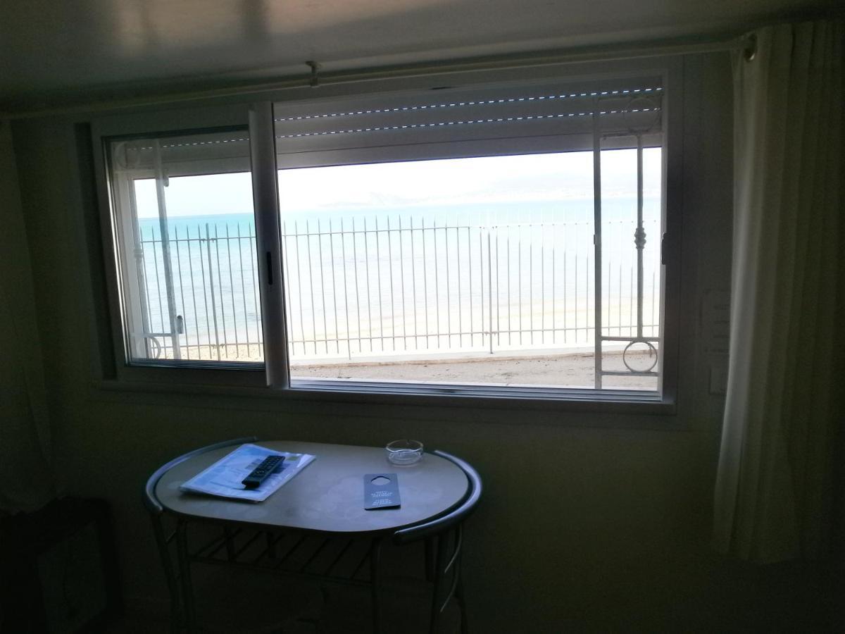 Au Tapis De Sable Hotel Saint-Cyr-sur-Mer Quarto foto