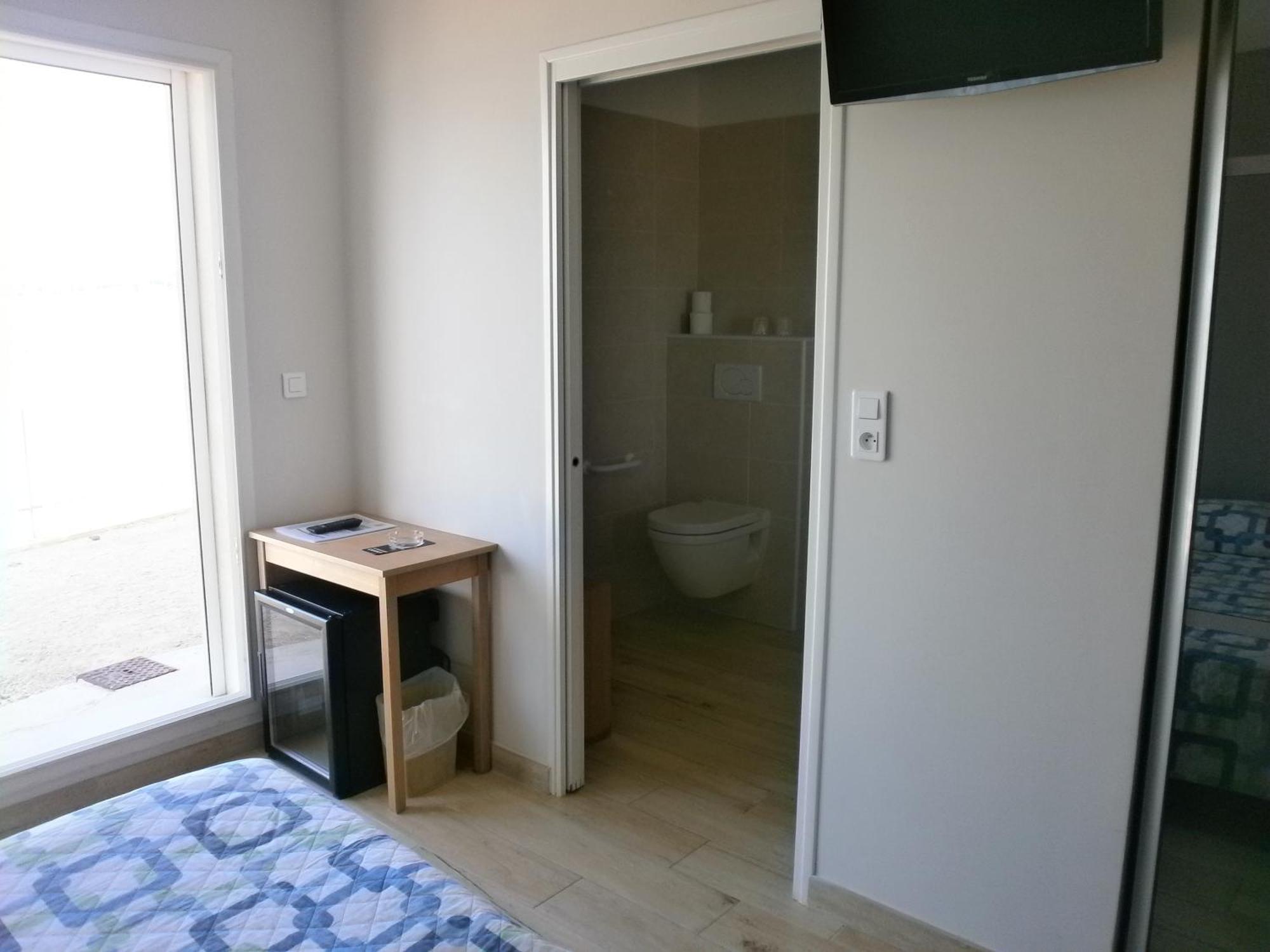 Au Tapis De Sable Hotel Saint-Cyr-sur-Mer Quarto foto