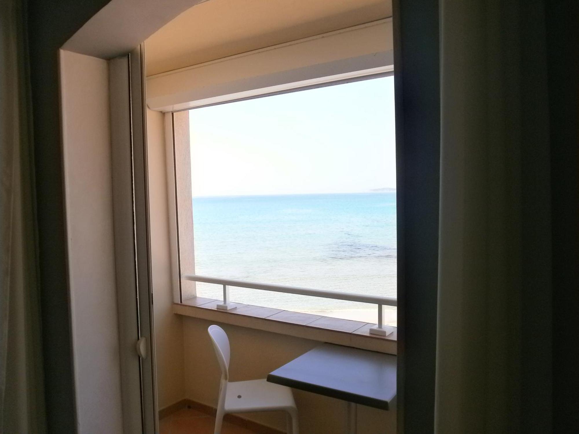 Au Tapis De Sable Hotel Saint-Cyr-sur-Mer Quarto foto