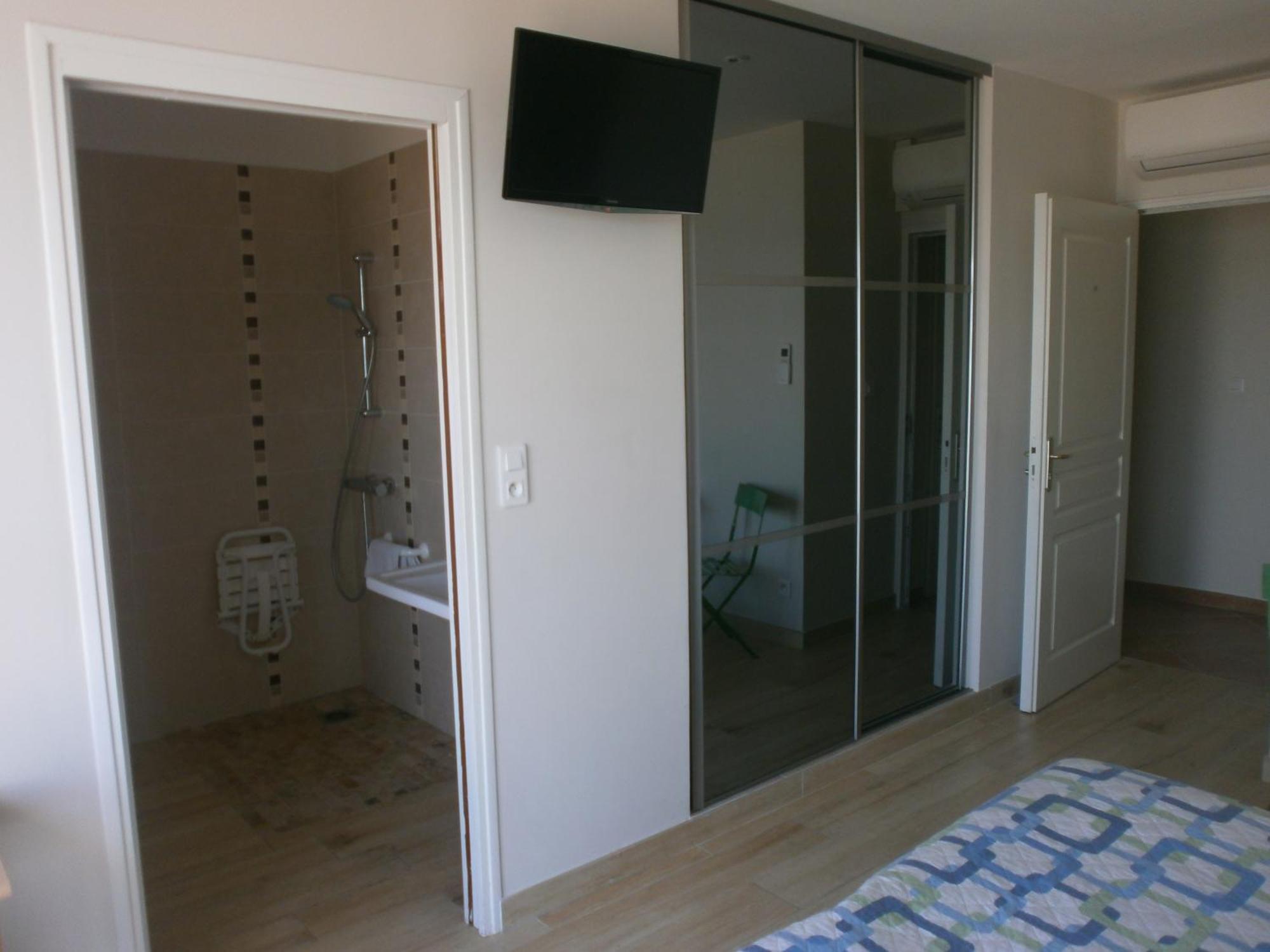 Au Tapis De Sable Hotel Saint-Cyr-sur-Mer Quarto foto