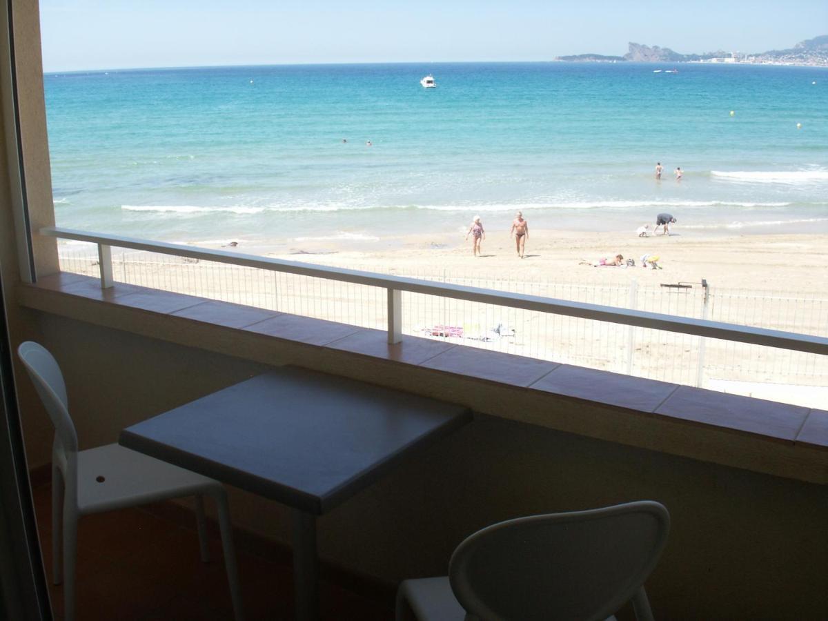 Au Tapis De Sable Hotel Saint-Cyr-sur-Mer Exterior foto